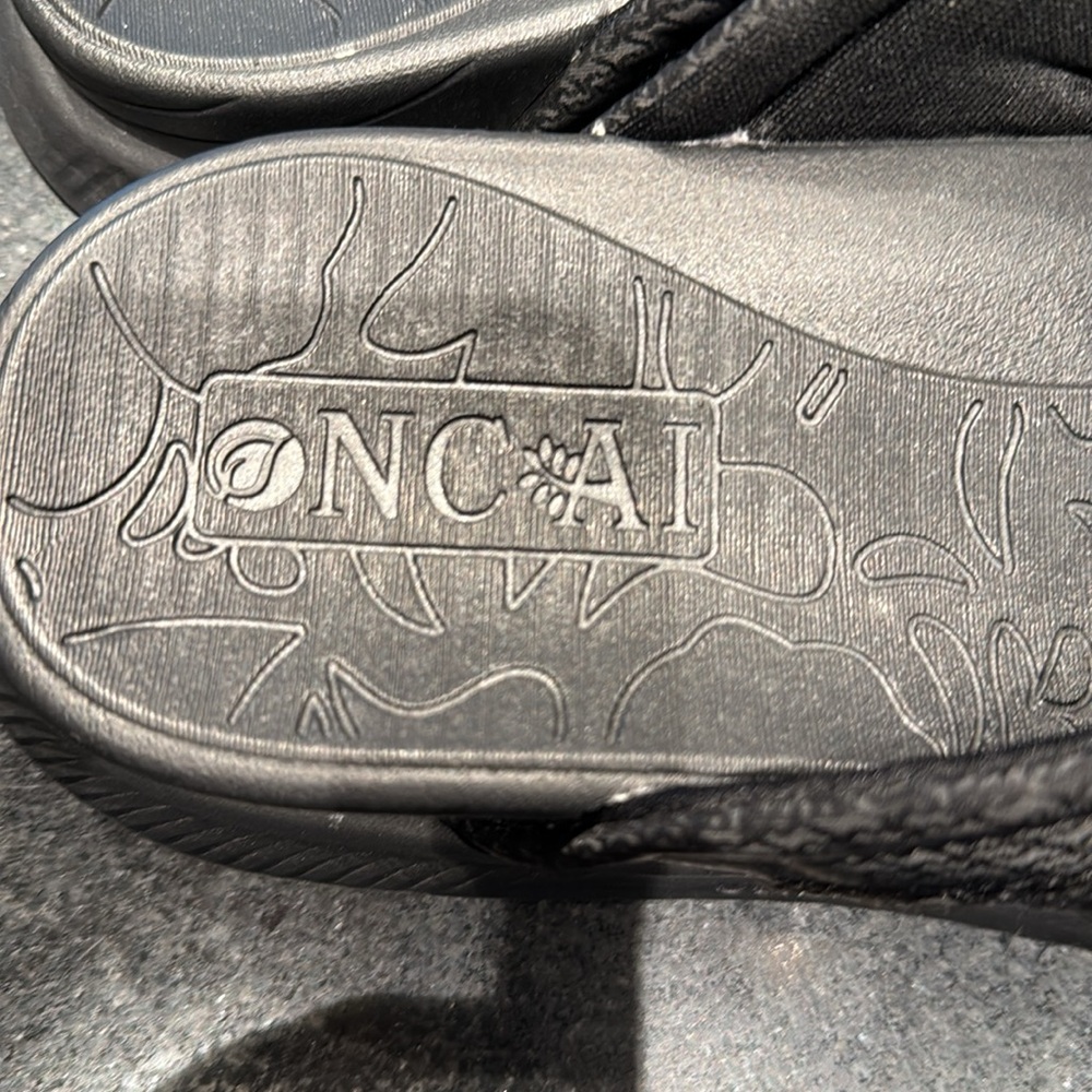 NWOT NCAI orthopedic flip flops, size 11 - Picture 2 of 5